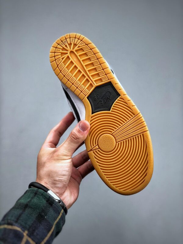 SB  DUNK - Image 3
