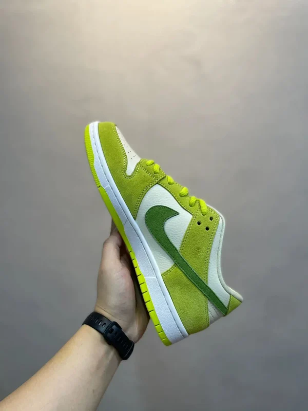 Nike SB Dunk Low"Green Apple" - Image 4