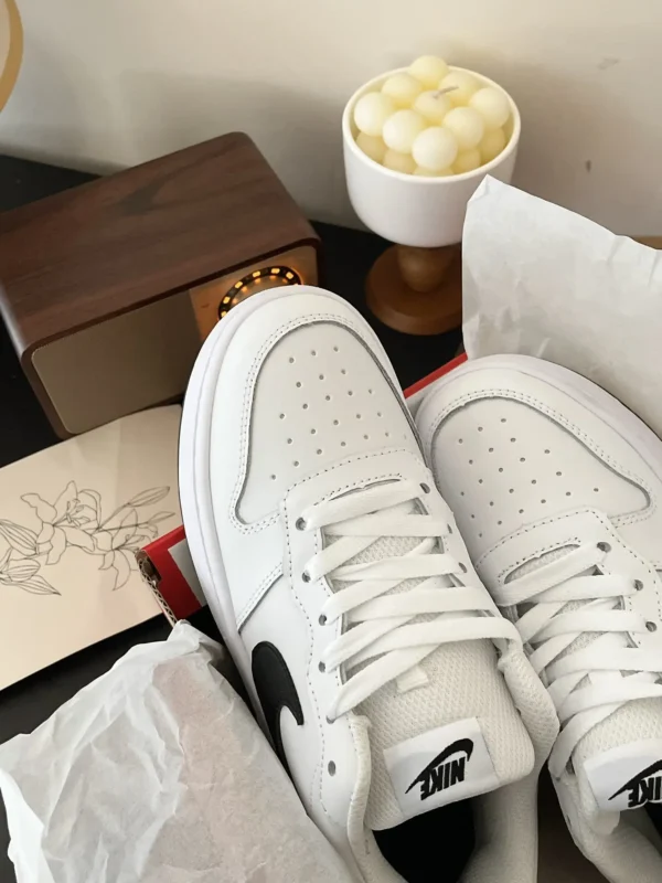 Nike - Image 8
